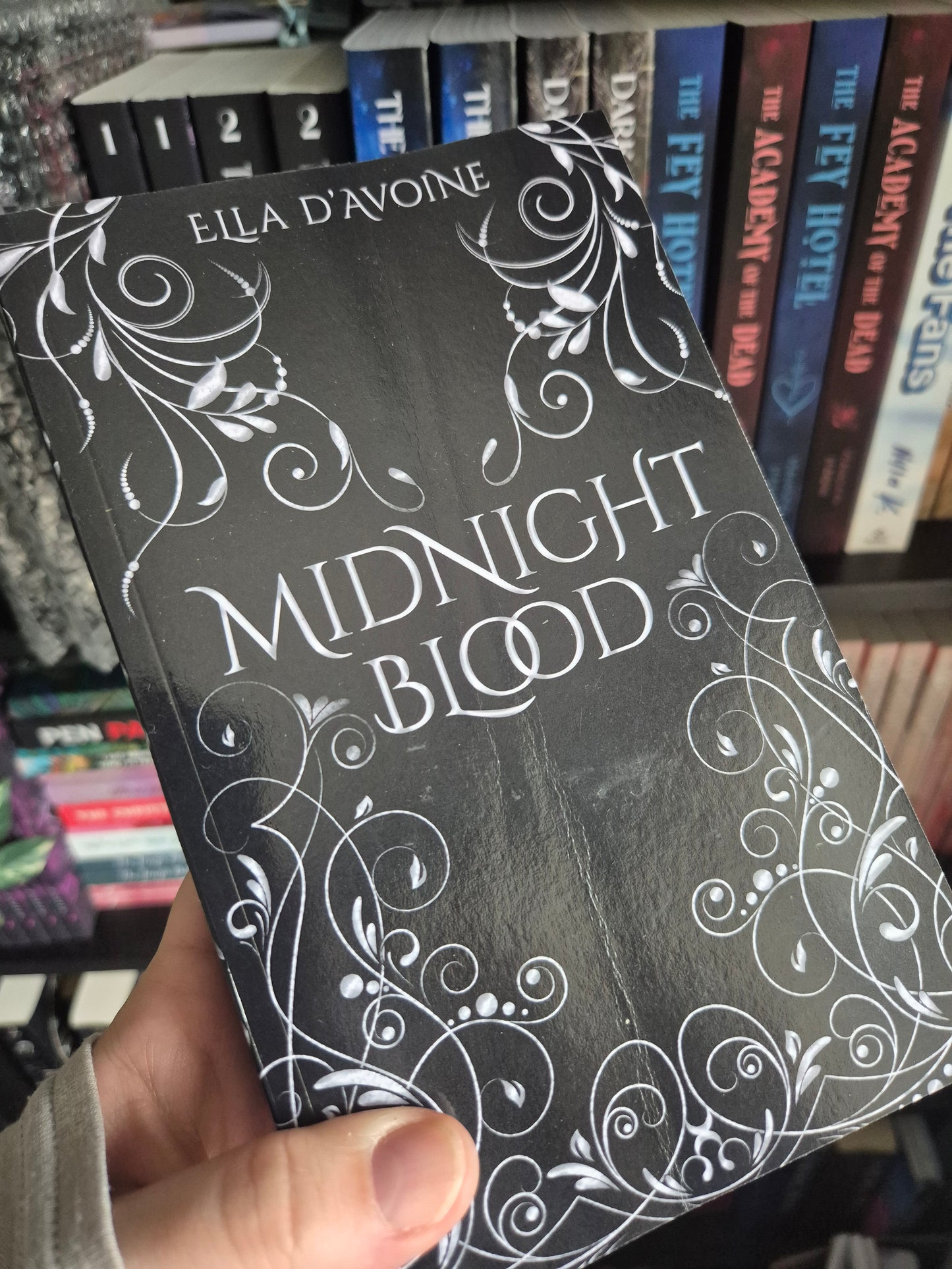 Midnight Blood by Ella D'avoine (midnight Blood #1) scratch & dent 💔