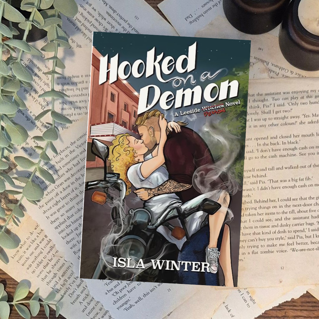Hooked on a demon by Isla Winters (Leeside Witches book 3)