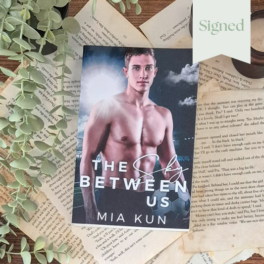 The Sky between Us by Mia Kun